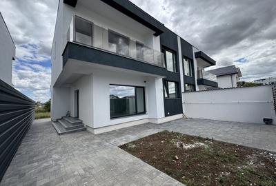 Duplex cu 4 camere cu Canalizare în Albert