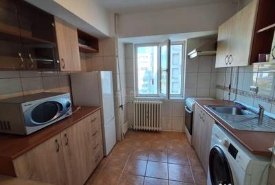 Apartament cu 2 camere semidecomandat în Titulescu