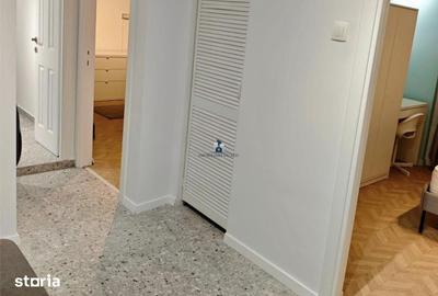 Apartament cu 3 camere decomandat în Berceni
