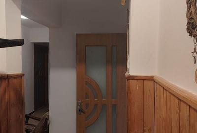 Apartament cu 3 camere decomandat în Sud