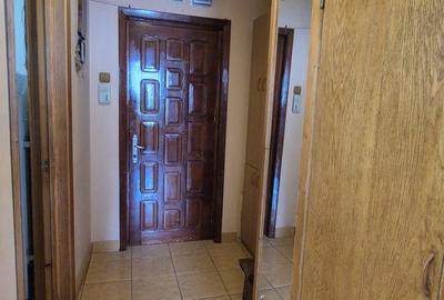 Apartament cu 3 camere semidecomandat, mobilat în Far - 8