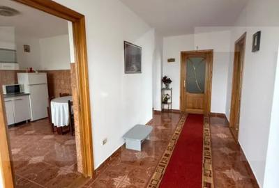 Casă cu 4 camere cu Teren 1287 Mp în Curtești