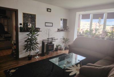 Apartament cu 2 camere semidecomandat, mobilat în Astra