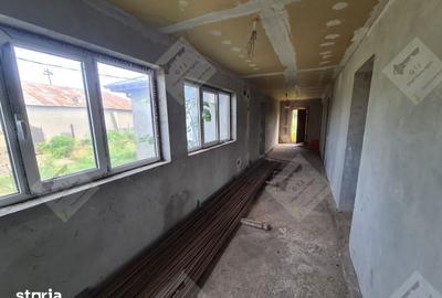 Casă cu 4 camere decomandat cu Teren 2250 Mp în Garoafa - 17
