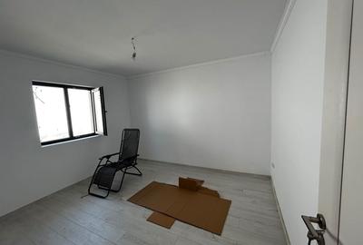 Casă cu 4 camere cu Teren 300 Mp în Central - 2