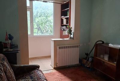 Apartament cu 2 camere semidecomandat în Micro 19