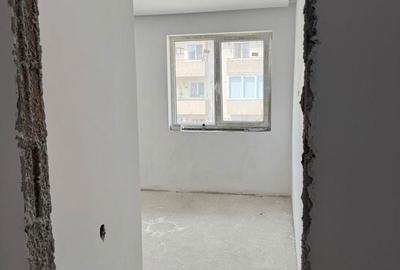 Apartament cu 3 camere semidecomandat în Florești - 3