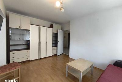 Apartament cu 2 camere decomandat în Nicolina