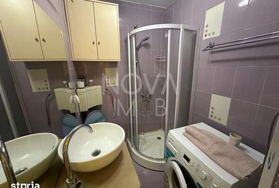 Apartament cu 3 camere semidecomandat în Central