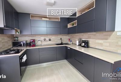 Casă cu 4 camere cu Teren 1711 Mp în Uric - 2