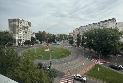 Apartament cu 2 camere decomandat în Micro 20