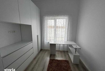 Casă cu 4 camere cu Teren 100 Mp în Păulești
