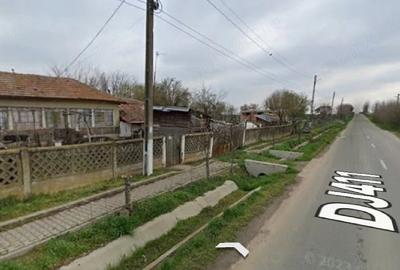Casă cu 4 camere cu Teren 1500 Mp în Central