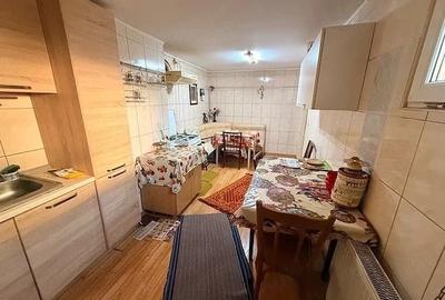 Apartament cu 4 camere în Jiului