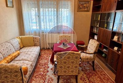 Apartament cu 4 camere semidecomandat, mobilat în Grădina Icoanei