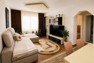 Apartament cu 3 camere decomandat, mobilat în Micro 15