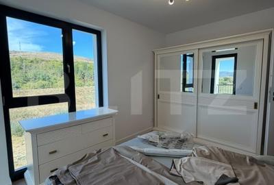 Apartament cu 2 camere semidecomandat, mobilat în Florești
