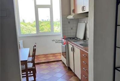 Apartament cu 3 camere decomandat în Colentina
