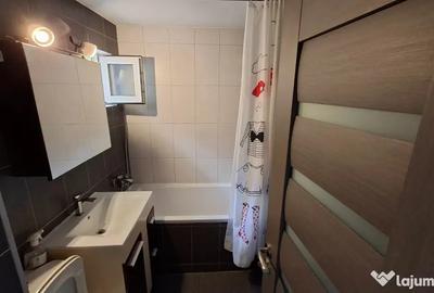 Apartament cu 2 camere decomandat în Casa de Cultură