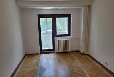 Apartament cu 4 camere decomandat în P-ța Unirii - 2