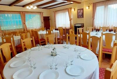 Casă cu 8 camere cu Teren 1000 Mp în Sadu - 3