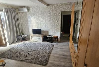 Apartament cu 2 camere semidecomandat în Craiovița Nouă