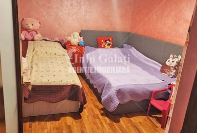Casă cu 6 camere cu Teren 273 Mp în Central - 1