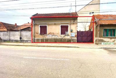 Casă individuală cu 3 camere cu Canalizare în Central - 2