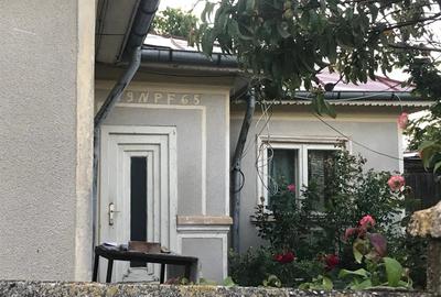 Casă cu 5 camere cu Teren 230 Mp în Central - 1