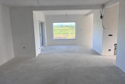 Casă cu Teren 600 Mp în Central - 3
