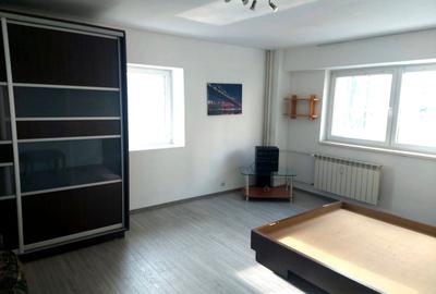 Garsonieră decomandată, mobilată în Unirii