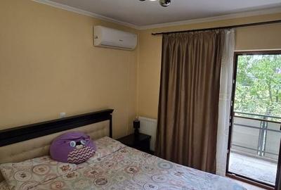 Apartament cu 4 camere decomandat în Micro 17