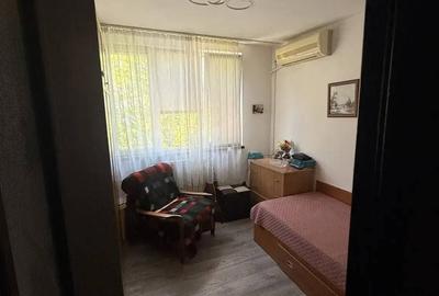 Apartament cu 4 camere în Berceni