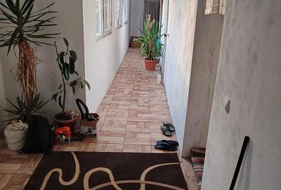Casă cu 2 camere cu Teren 1300 Mp în Iecea Mică