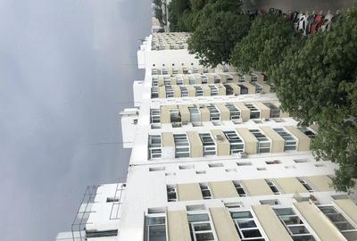 Garsonieră decomandată în Titan