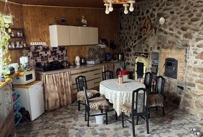 Casă cu 4 camere cu Teren 1752 Mp în Călățele
