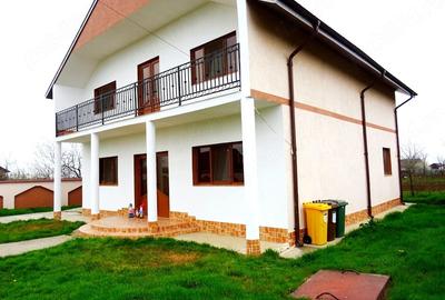 Casă cu Teren 700 Mp în Central