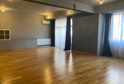 Apartament cu 4 camere decomandat în Central - 3