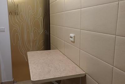 Apartament cu 3 camere semidecomandat în Sălaj