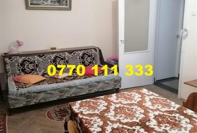 Apartament cu 3 camere semidecomandat în Calea Galați