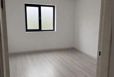 Casă cu 4 camere decomandat în Domnești - 2