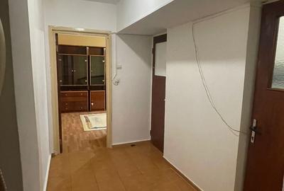 Apartament cu 3 camere nedecomandat, mobilat în Tomis Nord