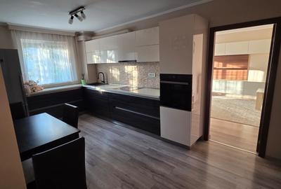 Apartament cu 3 camere decomandat în Nufărul