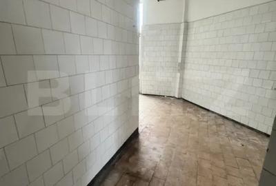 Spațiu comercial, de 67 mp, în Central - 4