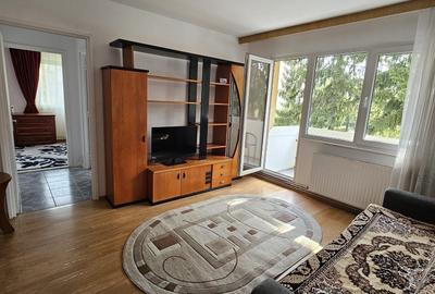 Apartament cu 3 camere semidecomandat în Astra