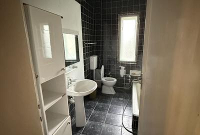 Casă cu 2 camere cu Teren 700 Mp în Central