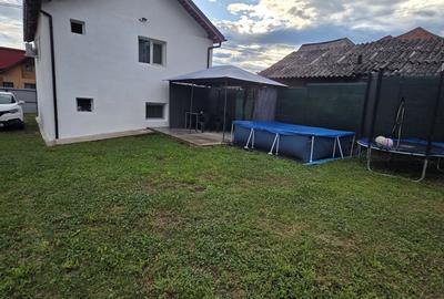 Casă cu 4 camere în Păcioiu