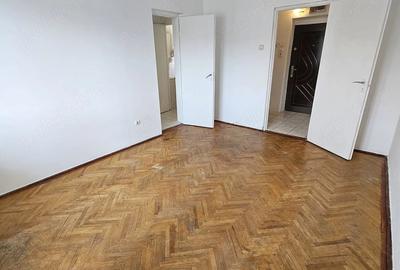Apartament cu 2 camere semidecomandat în Dacia