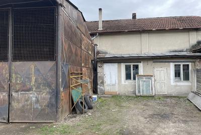 Casă cu 4 camere în Central - 1