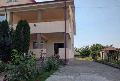 Casă cu Teren 500 Mp în Lilieci